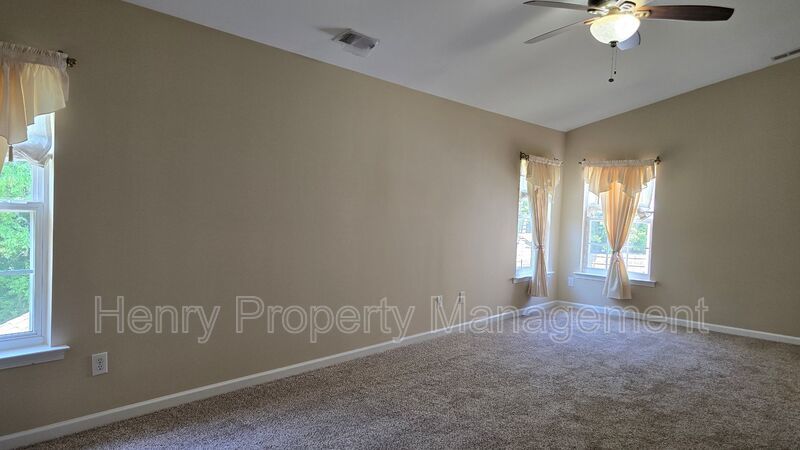 Four bedroom Home in Ravenstone Subdivision, Durham property image