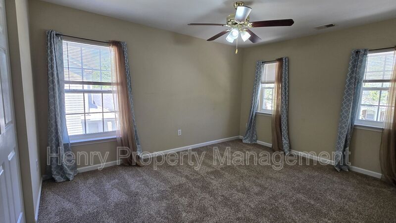 Four bedroom Home in Ravenstone Subdivision, Durham property image