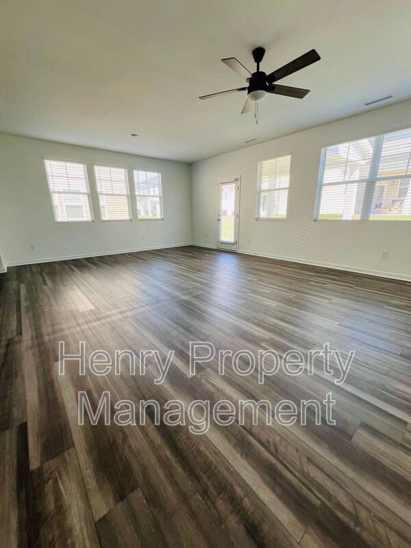 3 Bedroom Townhome in Finley Landing Subdivision, Smithfield property image