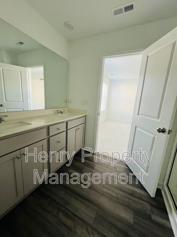 3 Bedroom Townhome in Finley Landing Subdivision, Smithfield property image