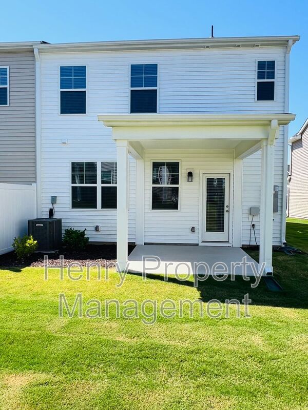 3 Bedroom Townhome in Finley Landing Subdivision, Smithfield property image