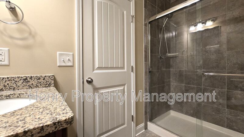 Five Bedroom Home in the Heart of Apex - Magnolia Walk Subdivision property image