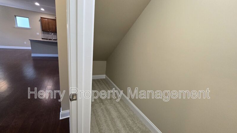 Five Bedroom Home in the Heart of Apex - Magnolia Walk Subdivision property image