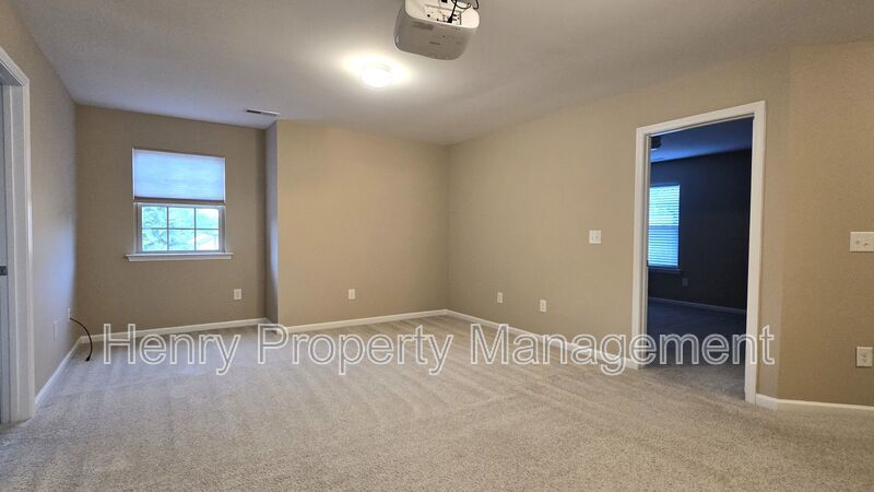 Five Bedroom Home in the Heart of Apex - Magnolia Walk Subdivision property image