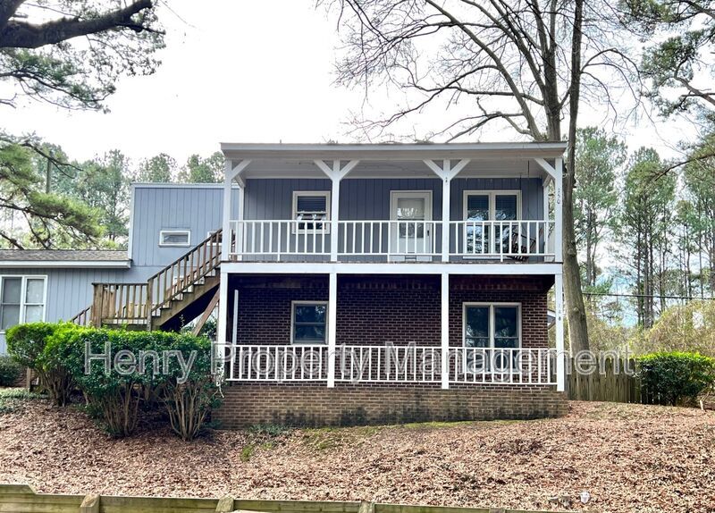 Two Bedroom Condo in Carmichael Condos Subdivision, Cary property image