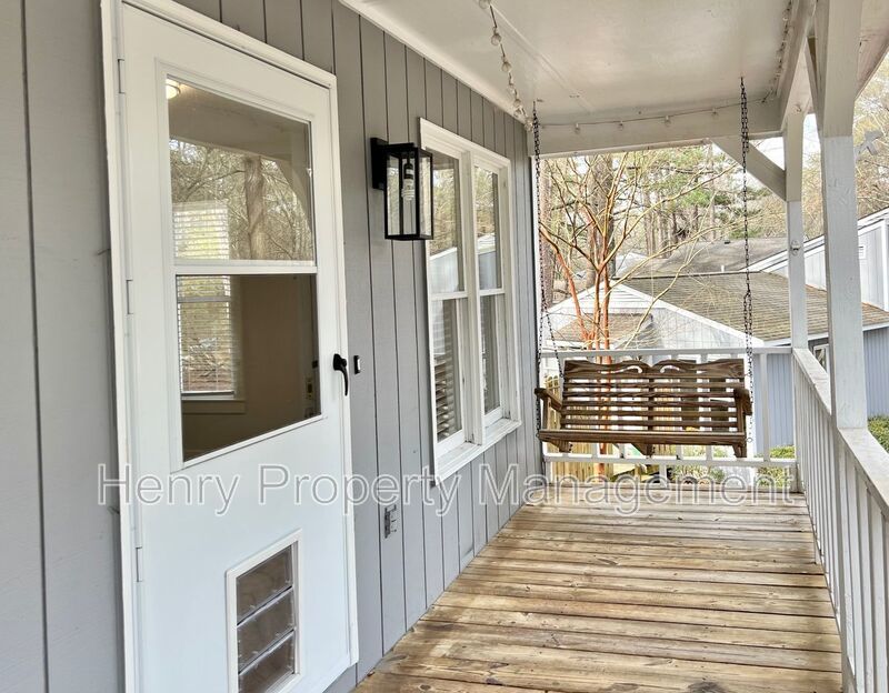 Two Bedroom Condo in Carmichael Condos Subdivision, Cary property image
