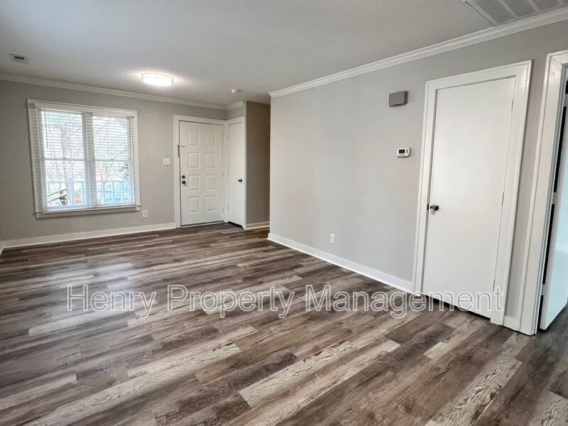 Two Bedroom Condo in Carmichael Condos Subdivision, Cary property image