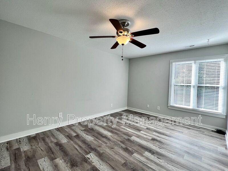Two Bedroom Condo in Carmichael Condos Subdivision, Cary property image
