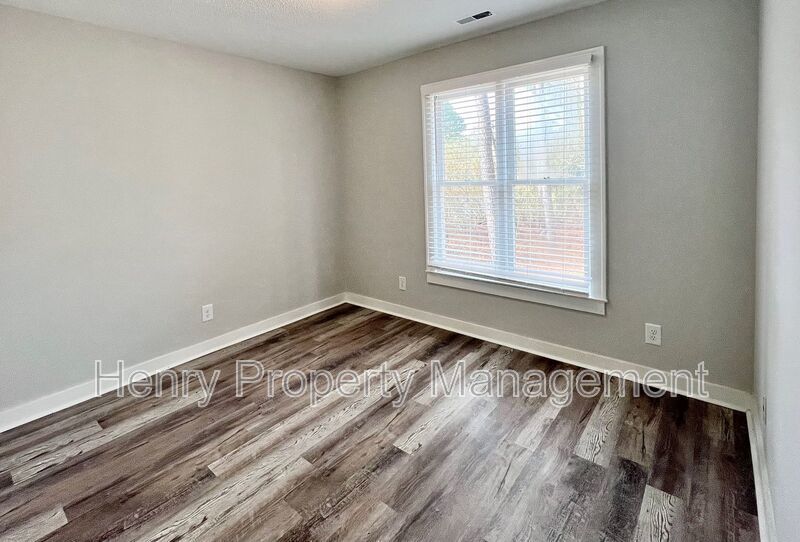 Two Bedroom Condo in Carmichael Condos Subdivision, Cary property image