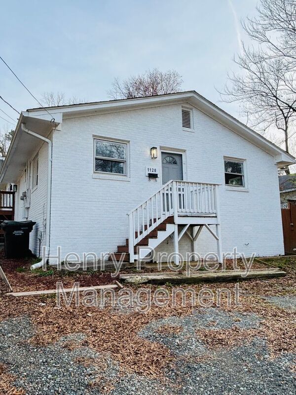 2 Bedrooms, 1 Bath One Story Duplex Near Downtown Durham property image