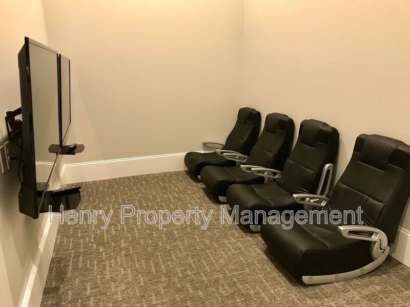 Four Bedroom End-Unit Townhome in Townes at Westford Subdivision, Apex property image