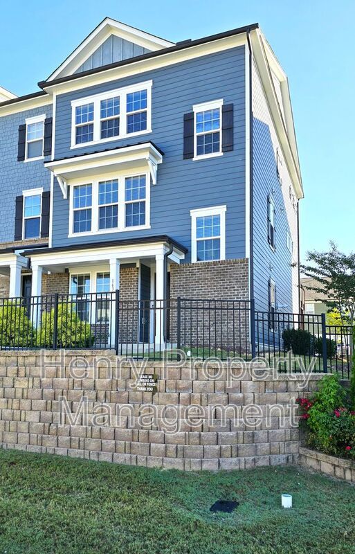 Four Bedroom End-Unit Townhome in Townes at Westford Subdivision, Apex property image