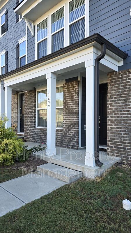Four Bedroom End-Unit Townhome in Townes at Westford Subdivision, Apex property image