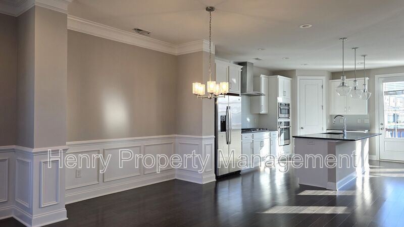 Four Bedroom End-Unit Townhome in Townes at Westford Subdivision, Apex property image