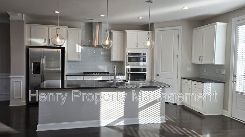 Four Bedroom End-Unit Townhome in Townes at Westford Subdivision, Apex property image