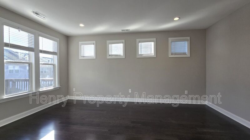 Four Bedroom End-Unit Townhome in Townes at Westford Subdivision, Apex property image