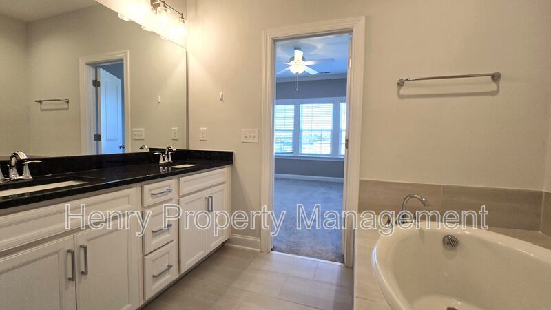 Four Bedroom End-Unit Townhome in Townes at Westford Subdivision, Apex property image