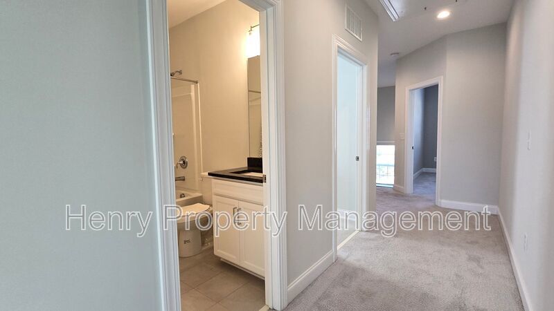 Four Bedroom End-Unit Townhome in Townes at Westford Subdivision, Apex property image