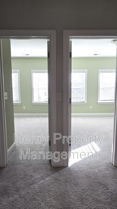 Four Bedroom End-Unit Townhome in Townes at Westford Subdivision, Apex property image