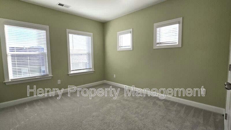 Four Bedroom End-Unit Townhome in Townes at Westford Subdivision, Apex property image