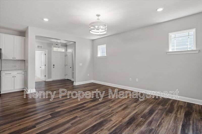Gorgeous 4 Bedroom Home in Holly Springs property image