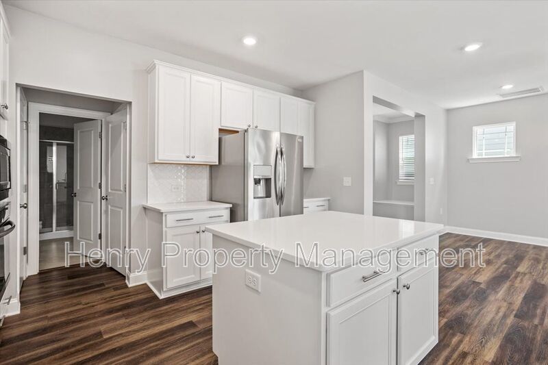 Gorgeous 4 Bedroom Home in Holly Springs property image