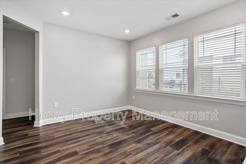Gorgeous 4 Bedroom Home in Holly Springs property image