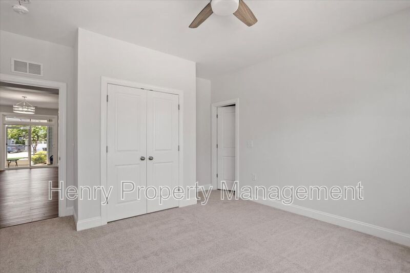 Gorgeous 4 Bedroom Home in Holly Springs property image