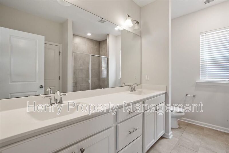 Gorgeous 4 Bedroom Home in Holly Springs property image