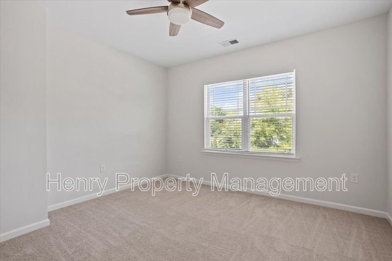 Gorgeous 4 Bedroom Home in Holly Springs property image