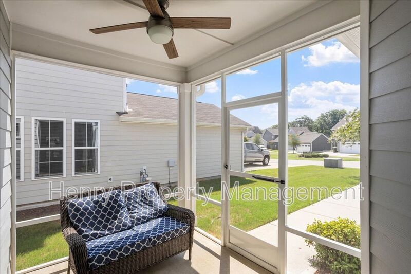 Gorgeous 4 Bedroom Home in Holly Springs property image